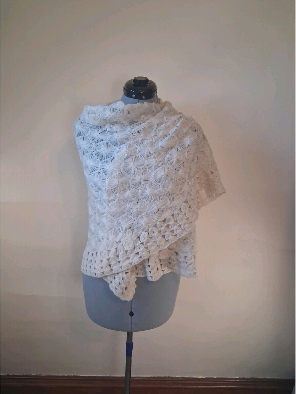 Vintage 50s Wool Shawl, Hand Crocheted Made In Japan White/ivoy Delicate Wrap